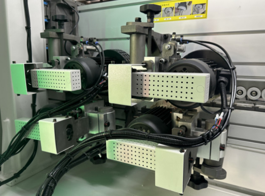 Heavy Duty Automatic High Speed Edge Banding Machine (mesin banding tepi kecepatan tinggi)
