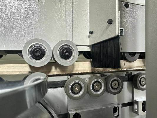 Heavy Duty Automatic High Speed Edge Banding Machine (mesin banding tepi kecepatan tinggi)